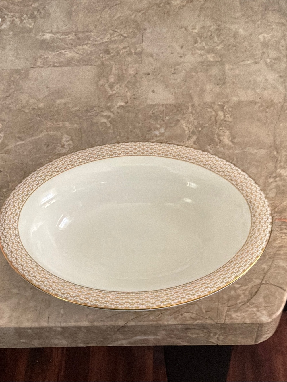 WATERFORD Lismore Diamond Serving Bowl with Gold Trim